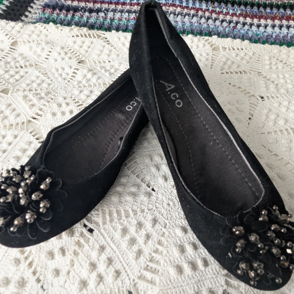 Black women shoes size 9 us velvet